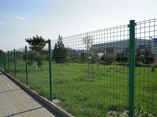 雙邊絲護(hù)欄網(wǎng)圖片2 雙邊絲護(hù)欄網(wǎng)圖片2