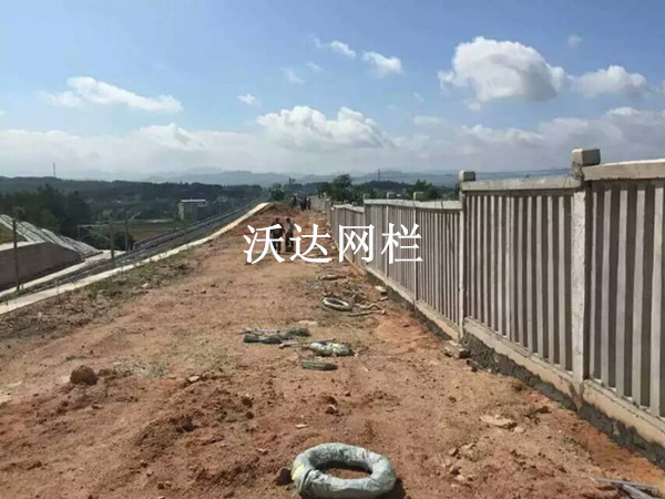 山西贛鐵路客專刺絲滾籠項目工程圖片3