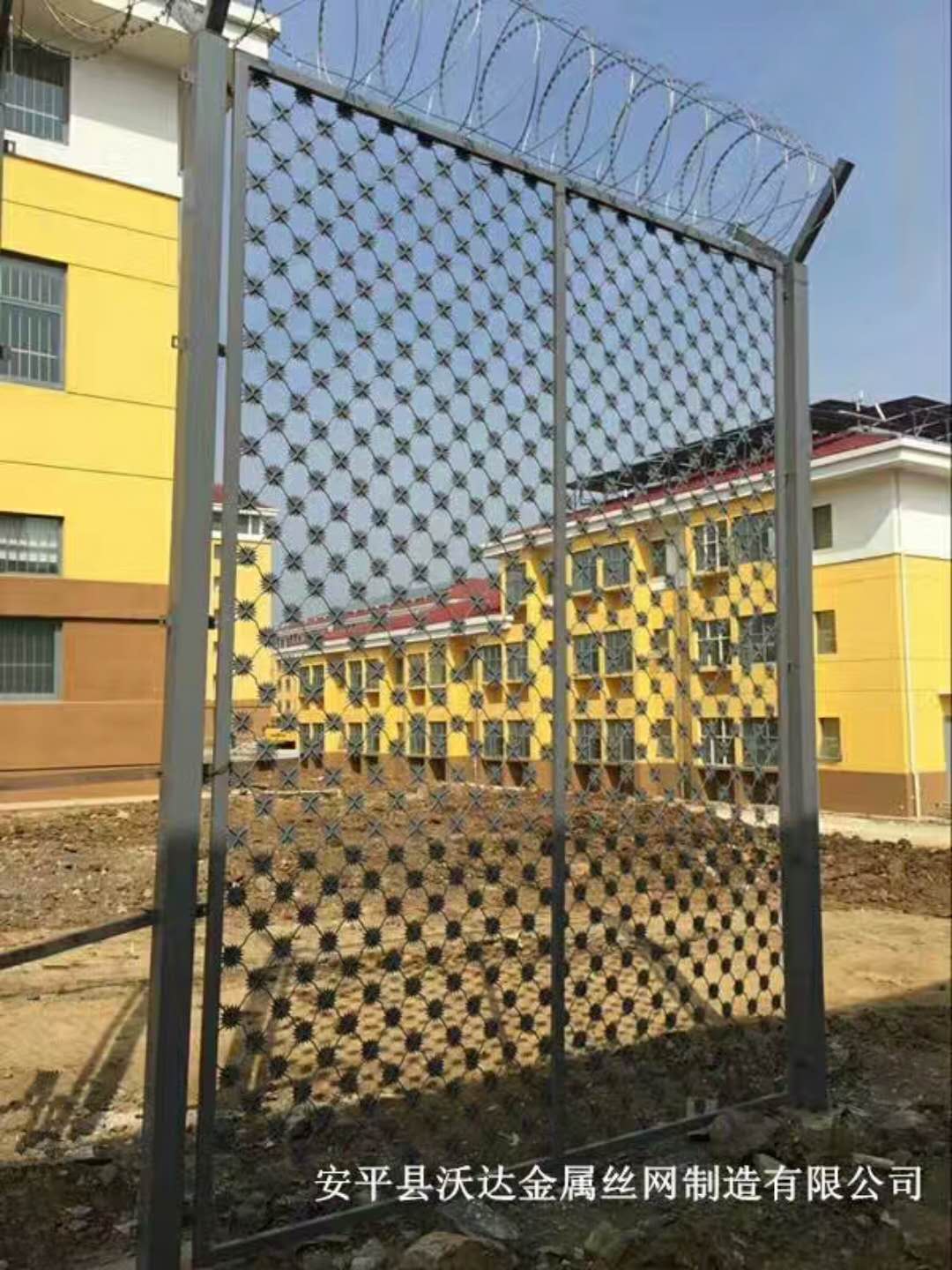 延吉世紀花園小區防攀爬圍墻護欄網圖片3 延吉世紀花園小區防攀爬圍墻護欄網圖片3