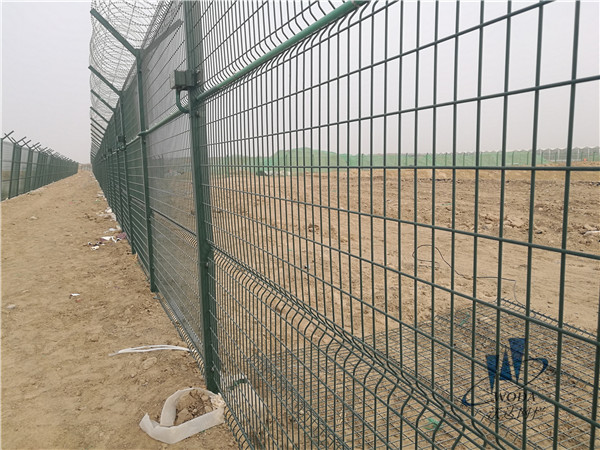 北京大興機場飛行區圍界鐵絲網圖片4 北京大興機場飛行區圍界鐵絲網圖片4