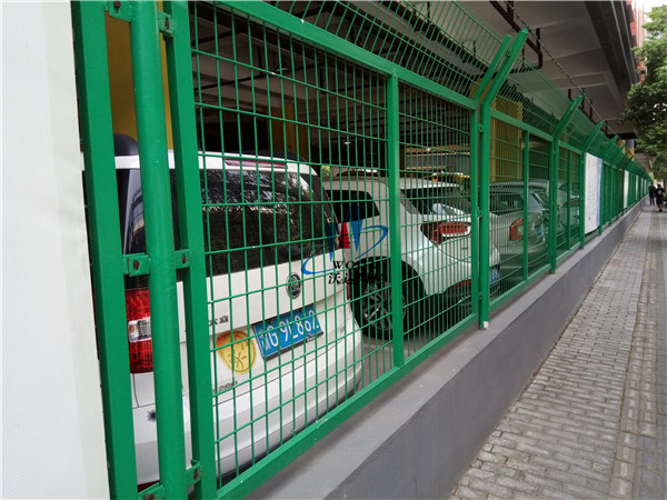 銀川框架護欄網上海嘉定項目工程案例圖片2
