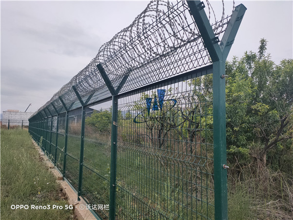 云南機場鋼筋網圍界護欄網圖片5 云南機場鋼筋網圍界護欄網圖片5
