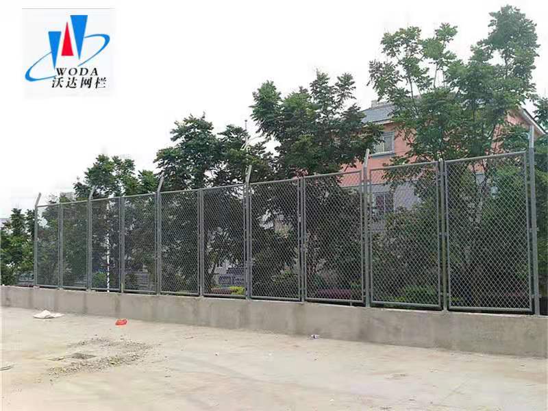 鋼板網(wǎng)護(hù)欄圖片8 鋼板網(wǎng)護(hù)欄圖片8