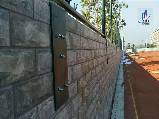 海門安徽皖西當代運動場圍網工程圖片2