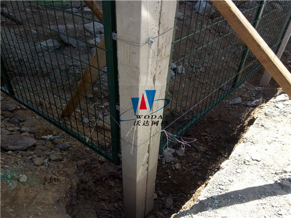 廣東鐵路護欄_金屬柵欄網片工程案例圖片5 廣東鐵路護欄_金屬柵欄網片工程案例圖片5