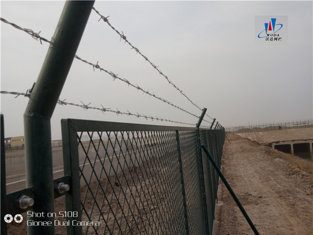 永康北京大興機場附近河道護欄網案例圖片2