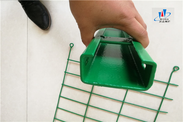 C型柱隔離柵圖片5 C型柱隔離柵圖片5